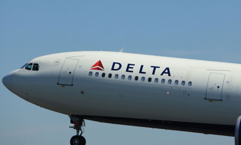 delta flight dl275 diverted lax