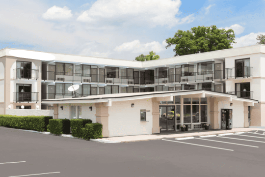 travelers inn company